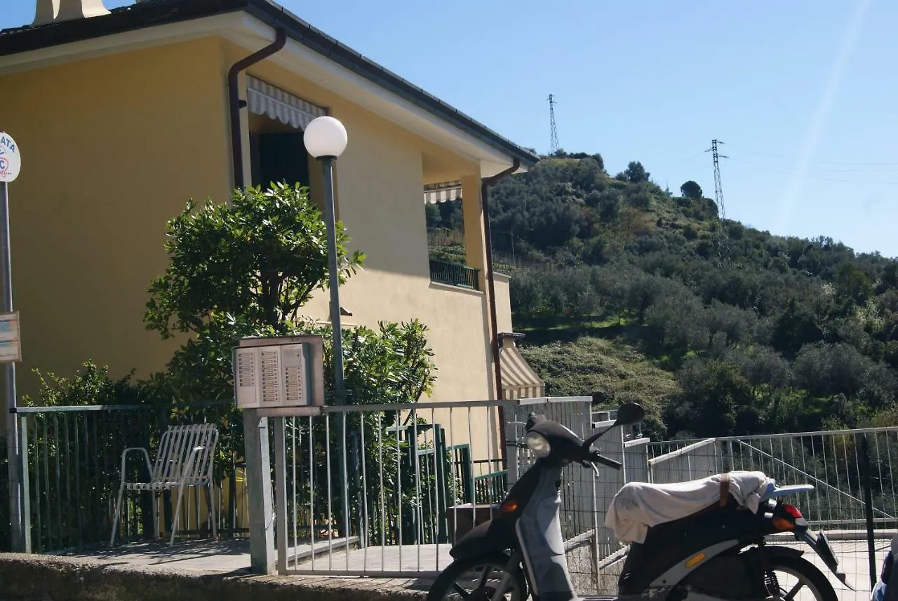 Apartment Chez Diego With Ac And Garden Monterosso al Mare