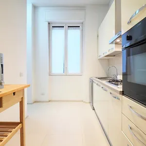 https://contempora-apartments-cavallotti-13-b31.italymilanhotels.net
